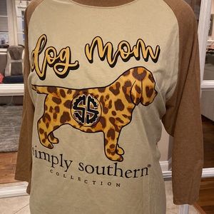 Simply Southern Dog Mom Lightweight 3/4 Sleeve Top